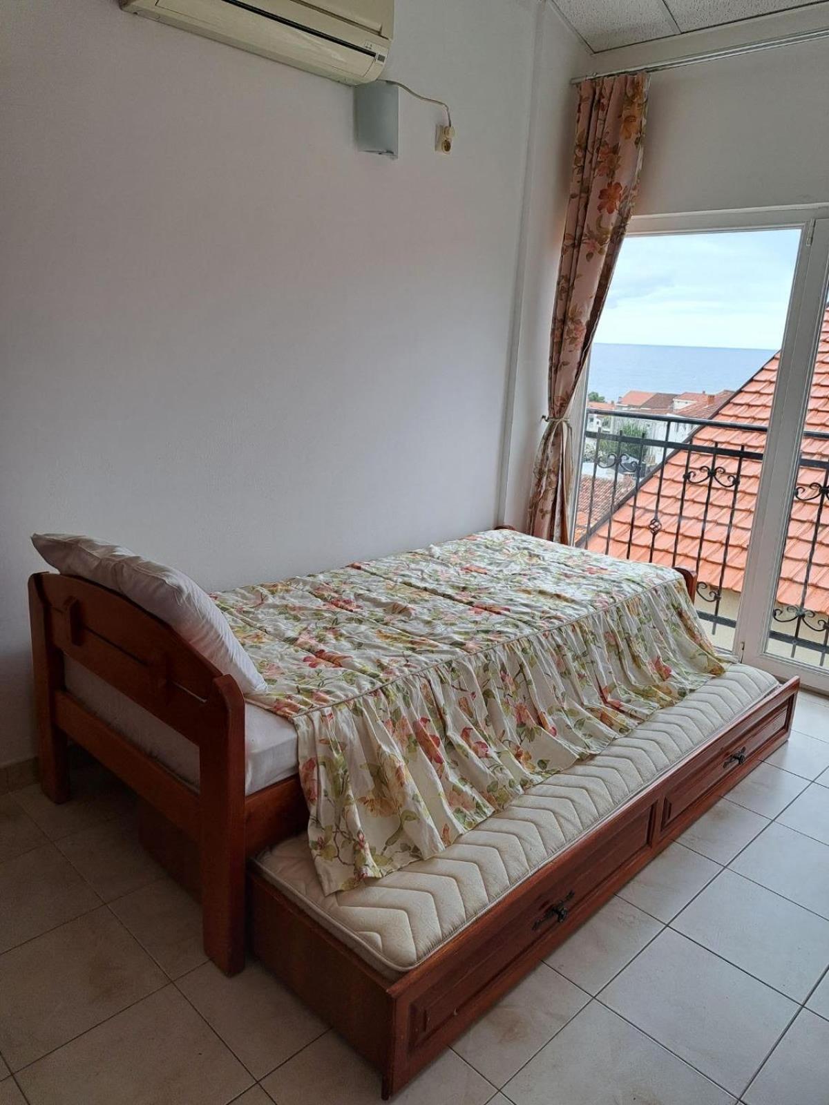 Ferienwohnung The Four Fish Petrovac na moru Exterior foto