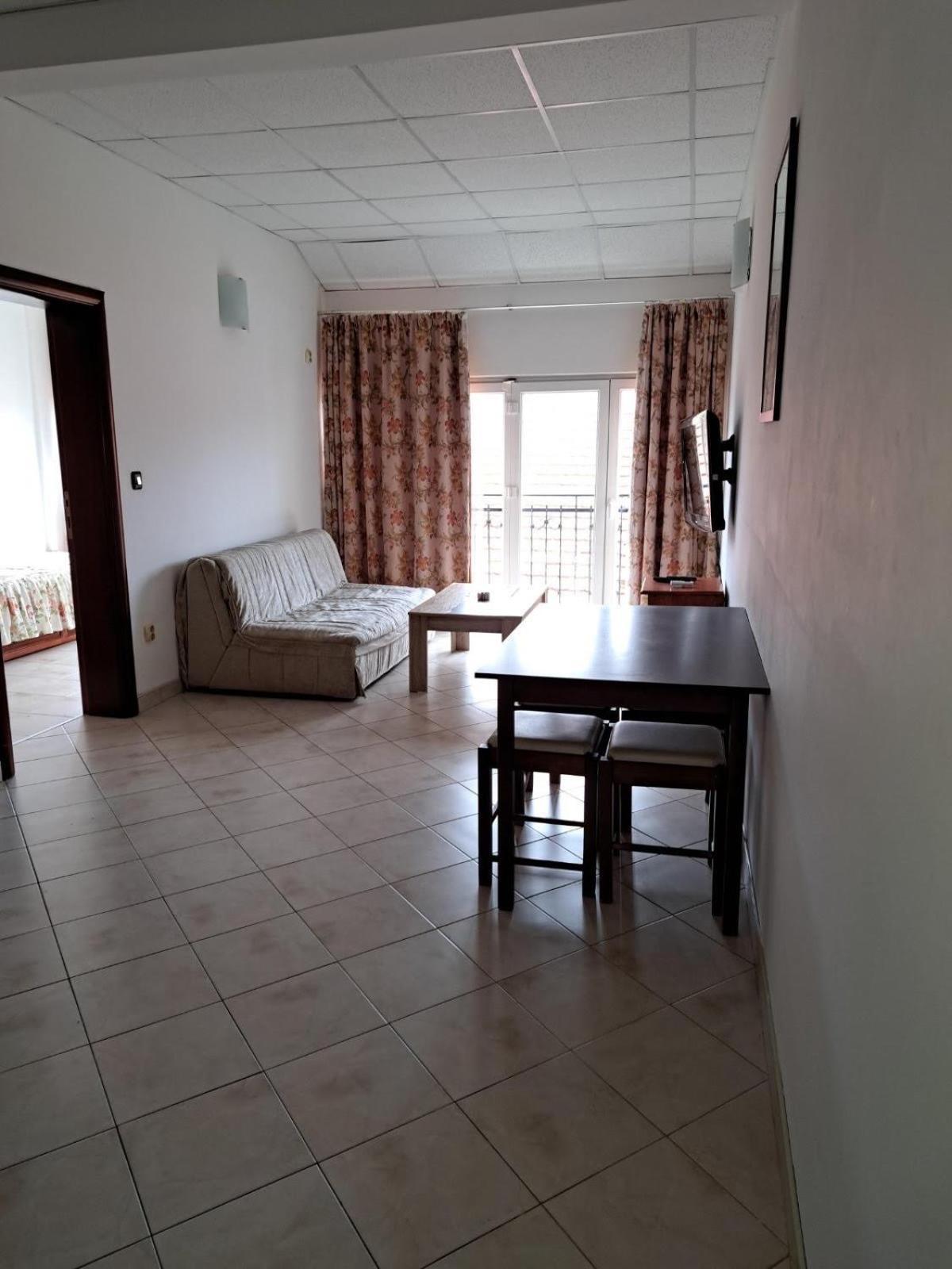 Ferienwohnung The Four Fish Petrovac na moru Exterior foto