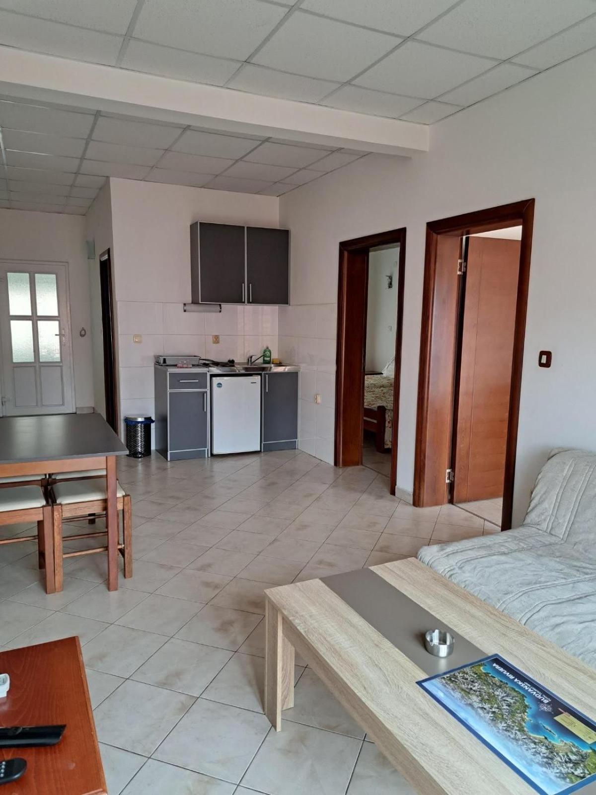 Ferienwohnung The Four Fish Petrovac na moru Exterior foto